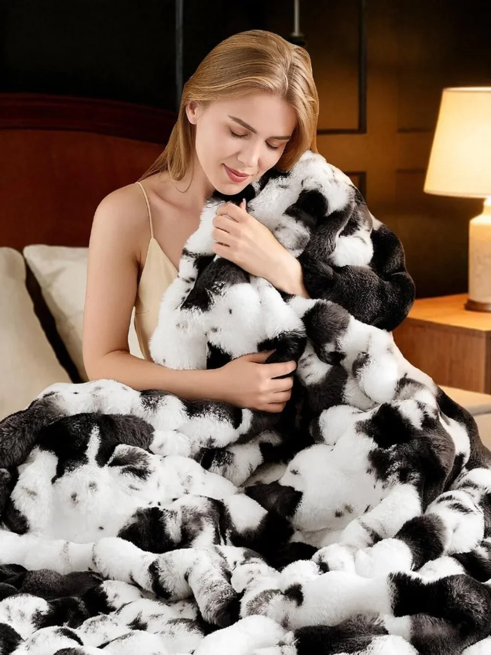 Ultra Plush Bubble Faux Rabbit Fur Blanket – 950GSM Thick Fluffy Throw Blanket f_2